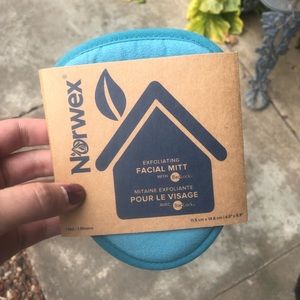 Norwex Exfoliating Facial Mitt